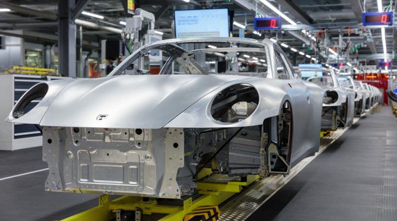 03 - b-Produktion_Zuffenhausen_Karosseriebau_911_high