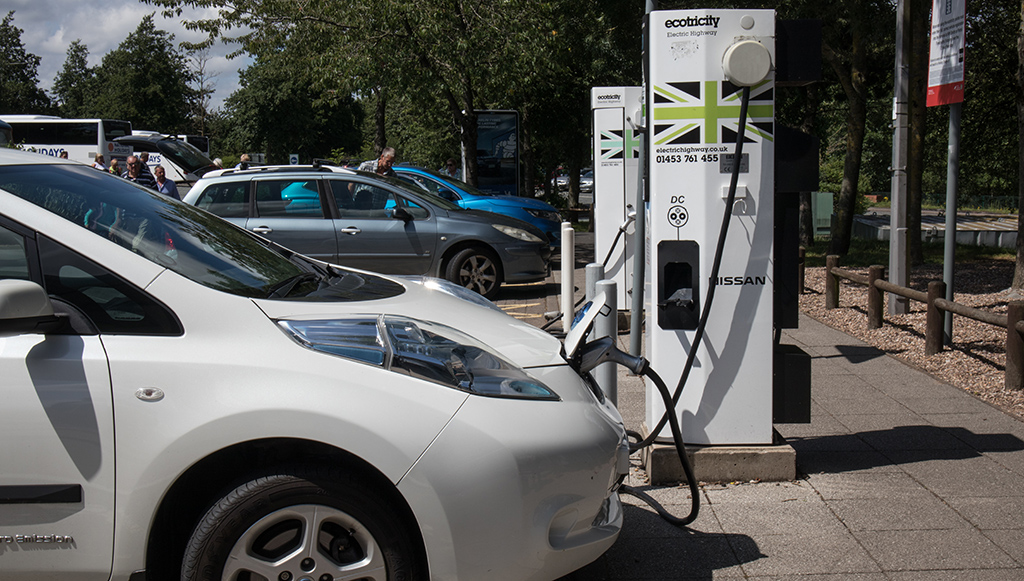 12 - Veiculos-eletricos-continuam