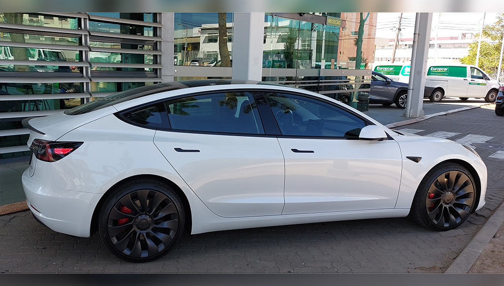08 - Europcar anuncia introdução de viaturas Tesla na frota