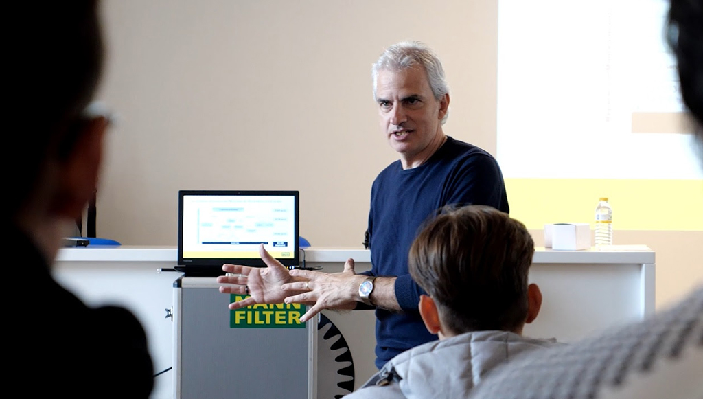 12 - MANN FILTER ja formou mais de 15.000 mecanicos