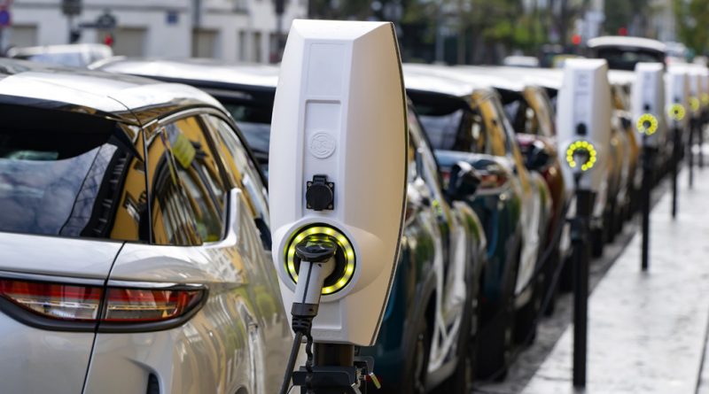 01 - Mais Veiculos Eletricos nas estradas portuguesas em 2022