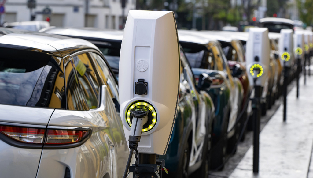 01 - Mais Veiculos Eletricos nas estradas portuguesas em 2022